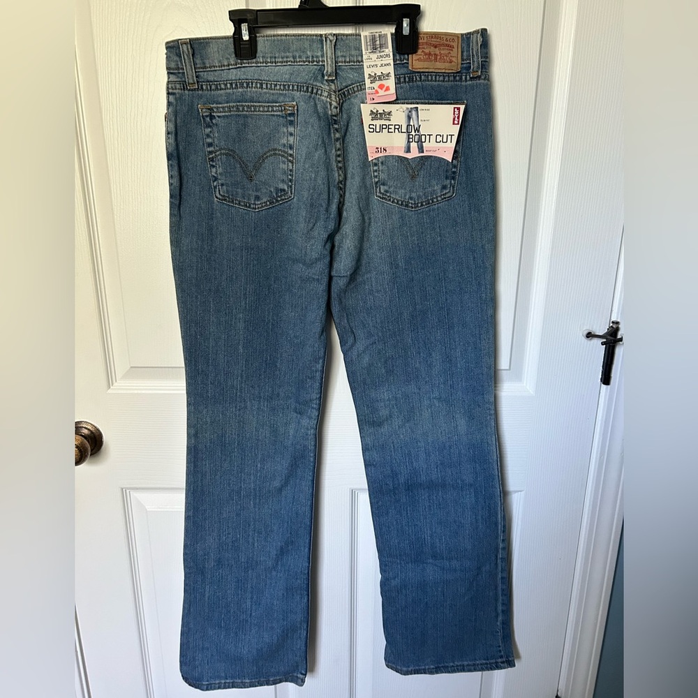 Levi’s 518 Super Low Bootcut Slim Fit Blue Distressed Denim Size Juniors 13 NWT - Picture 7 of 8